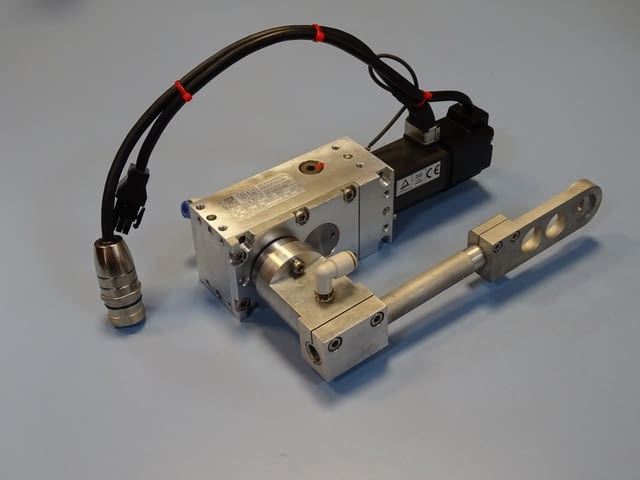 Мотор редуктор MITSUBISHI HC-MFS13-S13 AC servo motor SPN 05640.0007 worm gear box - снимка 1