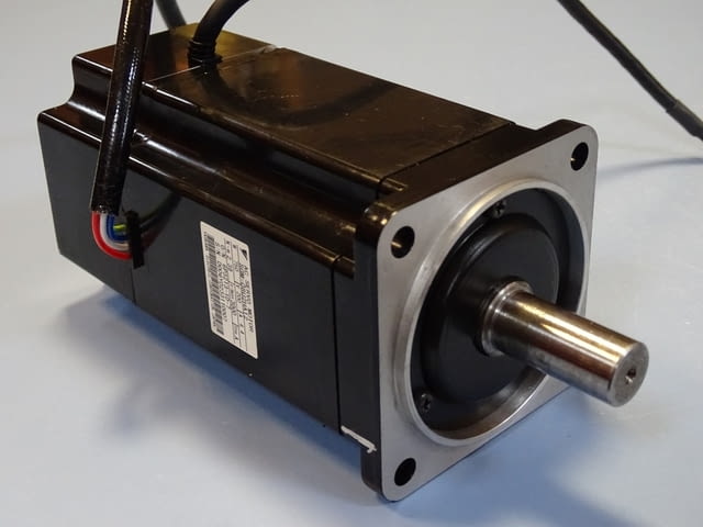 Серво мотор YASKAWA SGM-08U2HA12 AC Servo Motor 750W, град Пловдив | Промишлено Оборудване - снимка 9