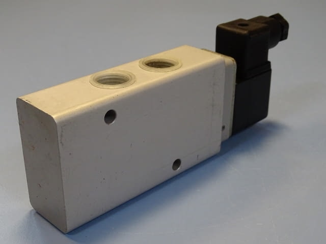 Пневматичен разпределител HERION 2637050 solenoid valve G1/2 2-10Bar - снимка 2