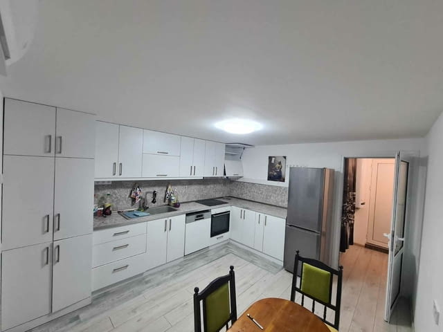 Дава се под наем тристаен апартамент в Кършияка, city of Plovdiv | Apartments - снимка 9