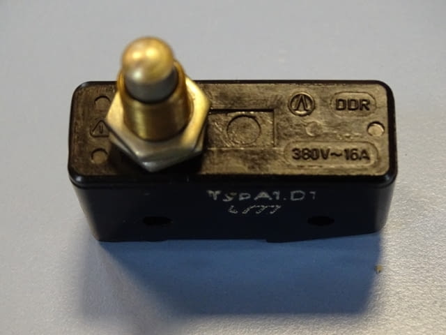 Микроизключвател Robotron typ A1.D1 micro push switch 380VAC, city of Plovdiv - снимка 3