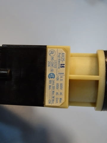 Команден бутон (светещ/задържане)FUJI Electric AH25-L6R10E command switch - снимка 4