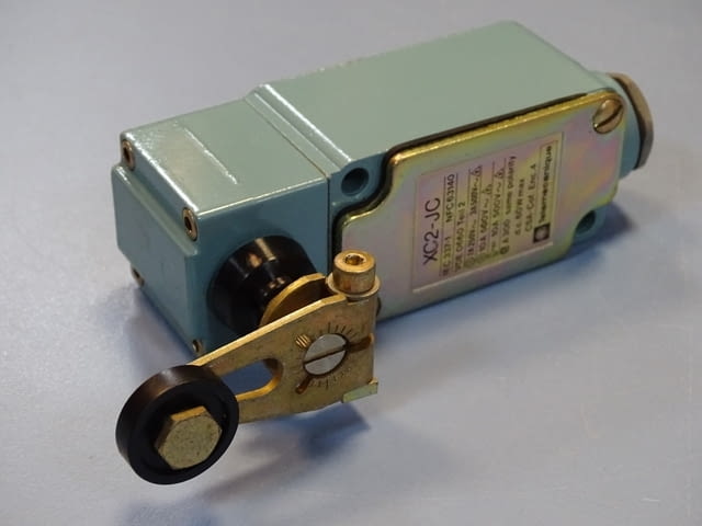 Изключвател краен Telemecanique XC2-JC/ ZC2 JE01/ XC2 JC4/ ZC2 JY11 Limit Switch - снимка 7