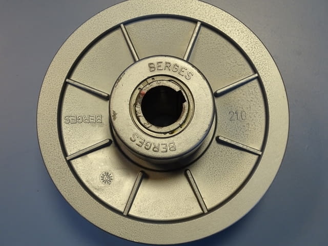 Вариаторна шайба Berges F210SB spring tensioning pulley ф32mm - снимка 3