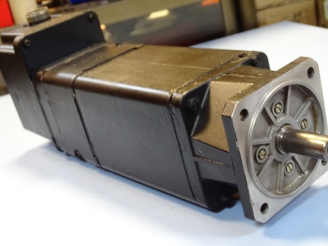 Правотоков ел. двигател Siemens 1HU3056-OAC01-Z servo motor 176V - снимка 8