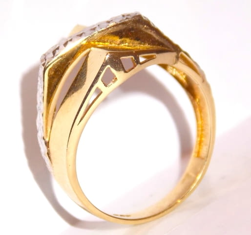 Златен пръстен-2.70гр. Certificate - Yes - city of Gorna Oriahovica | Rings - снимка 1