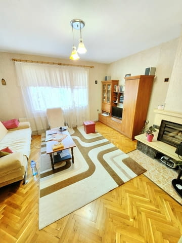 Продавам етаж от къща в гр. Перник кв. Ралица, city of Pernik | Houses & Villas - снимка 1