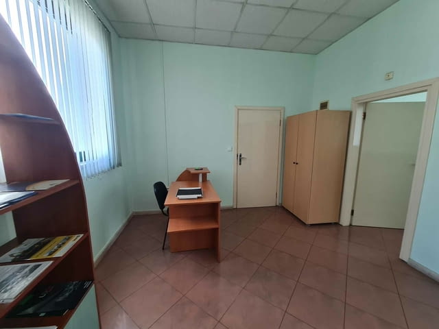 ОФИС под наем в ЦЕНТЪРА на град Хасково. 1-bedroom, 50 m2, Brick - city of Haskovo | Offices - снимка 3