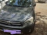 Продавам Тойота Rav 4