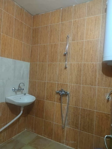 Дава се под наем 1-bedroom, 75 m2, Water, Air Conditioning, Electricity - city of Plovdiv | Apartments - снимка 12