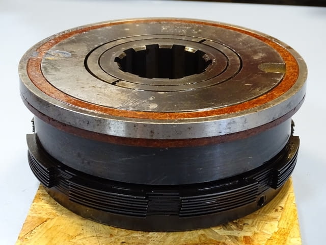 Електромагнитен съединител ЭТМ-152(2Э)(2Т) electromagnetic multi-plate clutch 24VDC - снимка 1