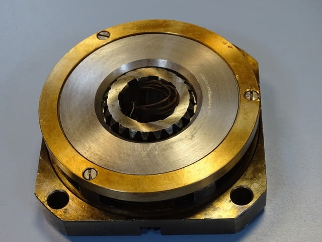 Съединител електромагнитен ETM-106 2H (ЭТМ-106 2Н) electromagnetic multi-plate clutch 24VDC - снимка 6