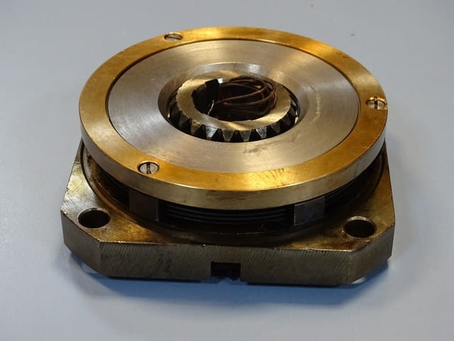 Електромагнитен съединител ETM-116 2H (ЭТМ-116 2Н) electromagnetic multi-plate clutch 24VDC - снимка 7