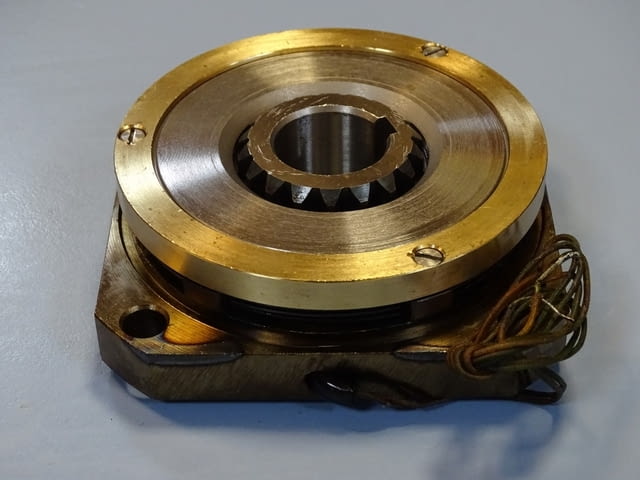 Съединител електромагнитен ETM-0.86 1А/1H (ЭТМ-0.86 1А/1H) electromagnetic multi-plate clutch 24VDC - снимка 2