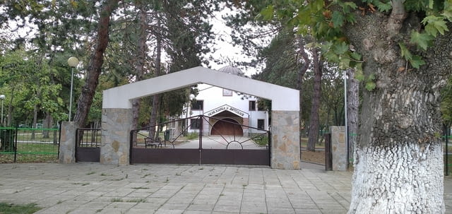 Къща с двор в с. Гильовца, общ. Несебър, village Gyulyovtsa | Houses & Villas - снимка 4