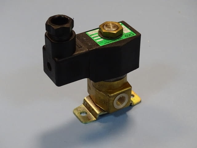 Магнет вентил CKD AB31-02-2B2HB Solenoid Valve 24VDC, city of Plovdiv | Industrial Equipment - снимка 1