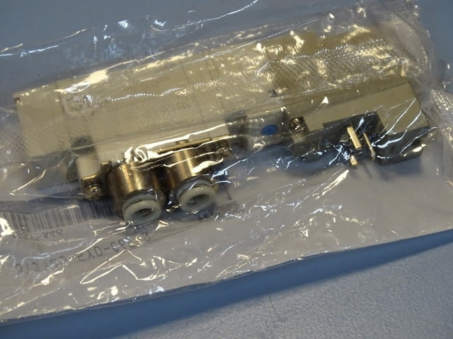 Пневматичен разпределител SMC SY5120-5Y0-C6F-Q Solenoid Valve 24VDC - снимка 4