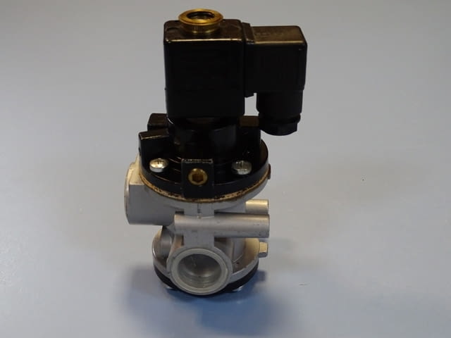 Пневматичен разпределител UNIVER AF2540 Solenoid Valve 220VAC/50Hz - снимка 3