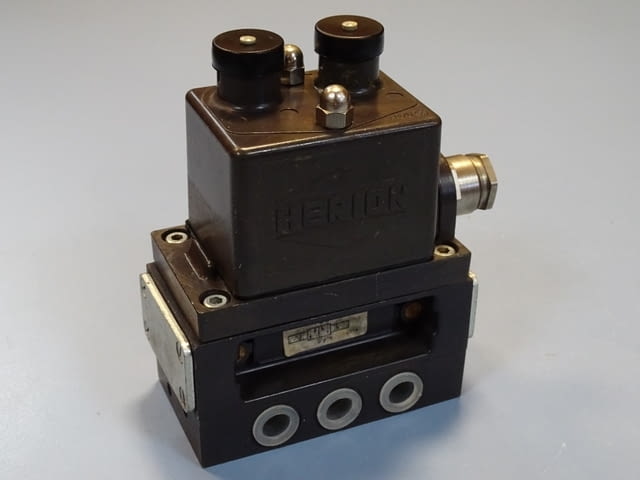 Пневматичен разпределител HERION 26507H72 Solenoid Valve 220V/50Hz - снимка 1