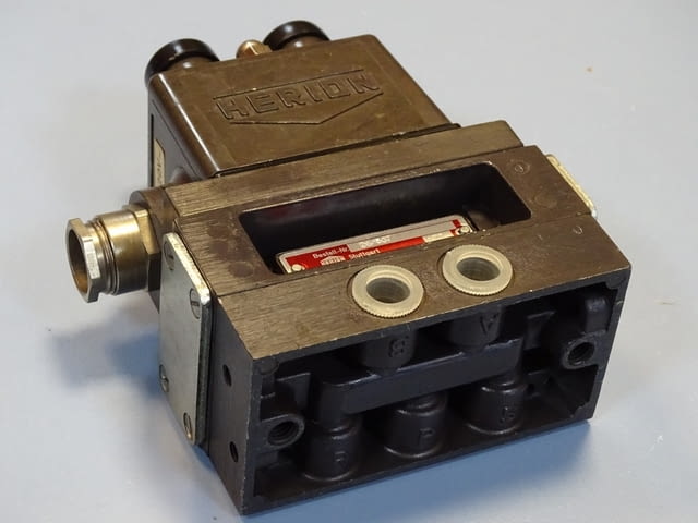 Пневматичен разпределител HERION 26507H72 Solenoid Valve 220V/50Hz - снимка 6