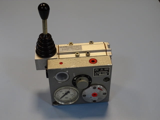 Пневматичен блок wmw DDR StGK04/0400 Pneumatic Valve NW-8mm Orsta TGL36389