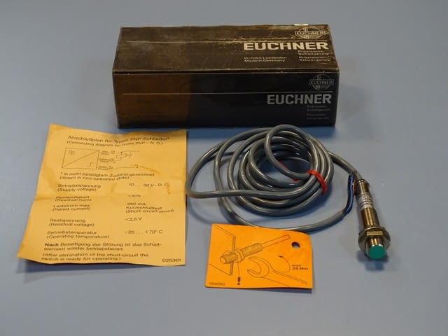 Индуктивен датчик EUCHNER EGT 12X02AP024 Inductive proximity switch 10-30VDC