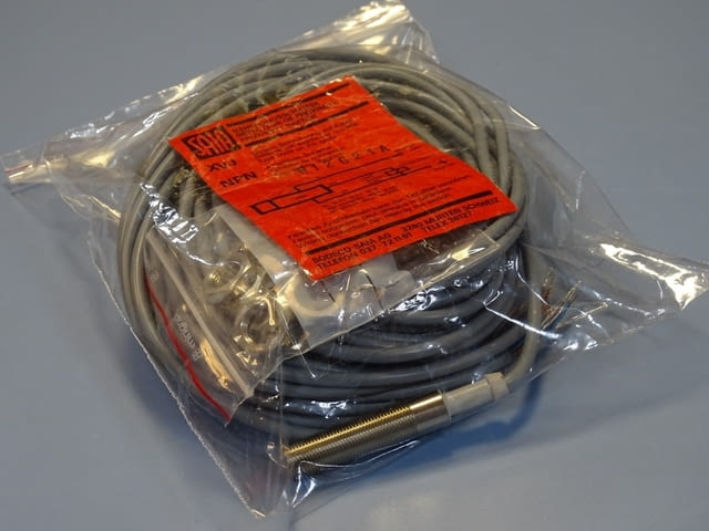 Индуктивен датчик SAIA XVJ B12G21A proximity switch 10-20VDC, city of Plovdiv - снимка 1