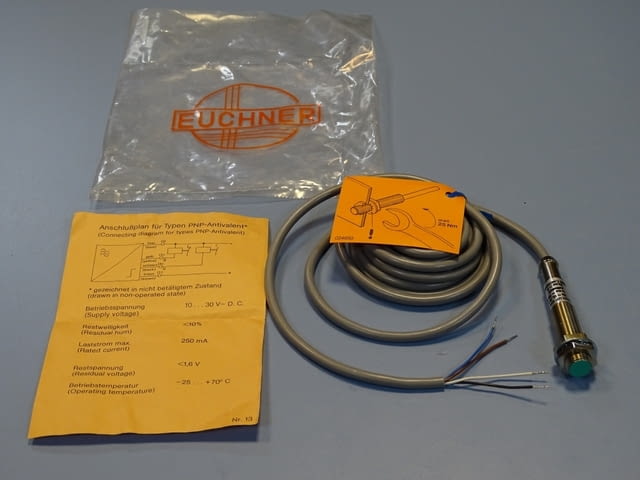 Индуктивен датчик EUCHNER EGT 12X02UP024 precision proximity switch 10-30VDC