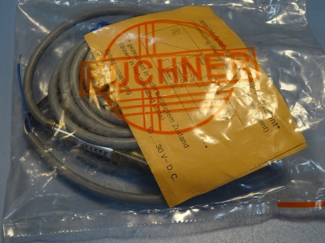 Индуктивен датчик EUCHNER EGT 12X02UP024 precision proximity switch 10-30VDC - снимка 11