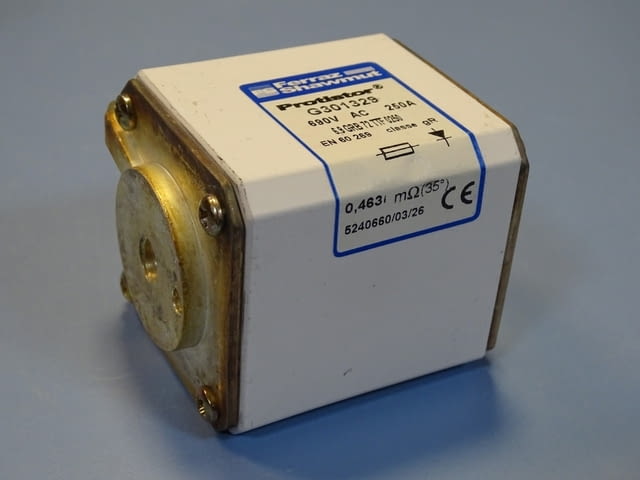 Предпазител Ferraz Shawmut Protistor G301329 6.9 GRB72TTF0250 Fuses 250A 690VAC - снимка 2