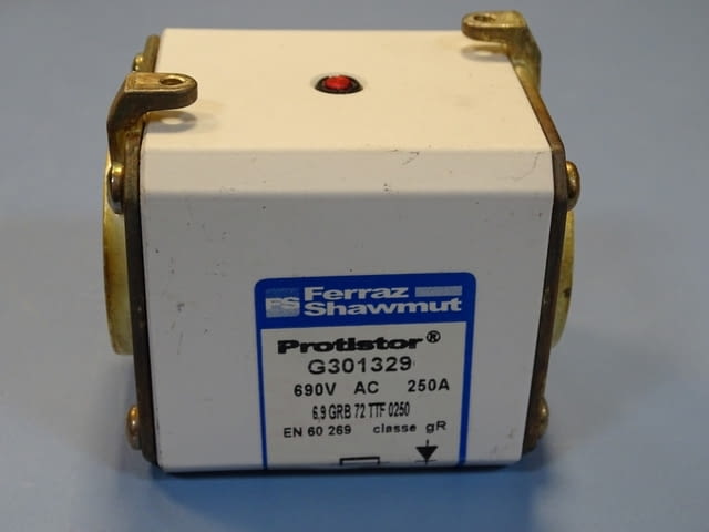 Предпазител Ferraz Shawmut Protistor G301329 6.9 GRB72TTF0250 Fuses 250A 690VAC - снимка 3