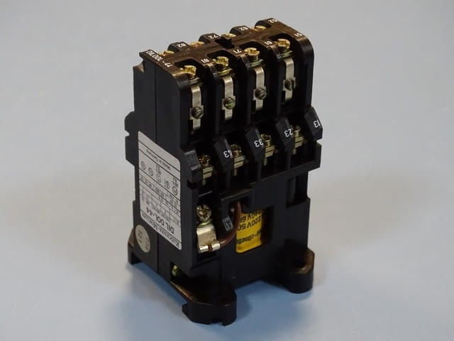 Контактор Klockner-Moeller DIL 00L-44 universal contactor relay 220/240V - снимка 3