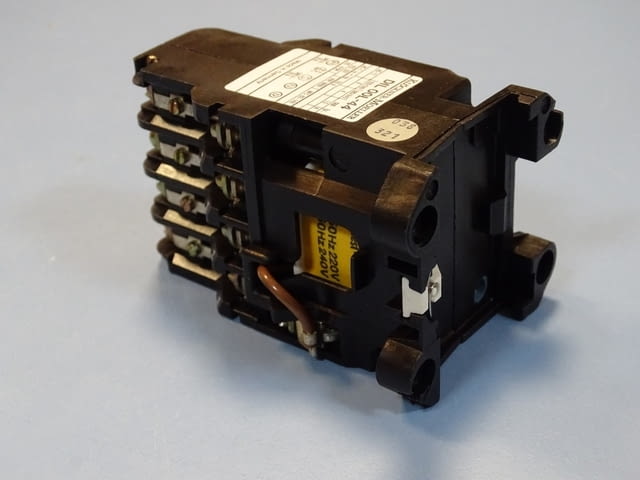 Контактор Klockner-Moeller DIL 00L-44 universal contactor relay 220/240V - снимка 6