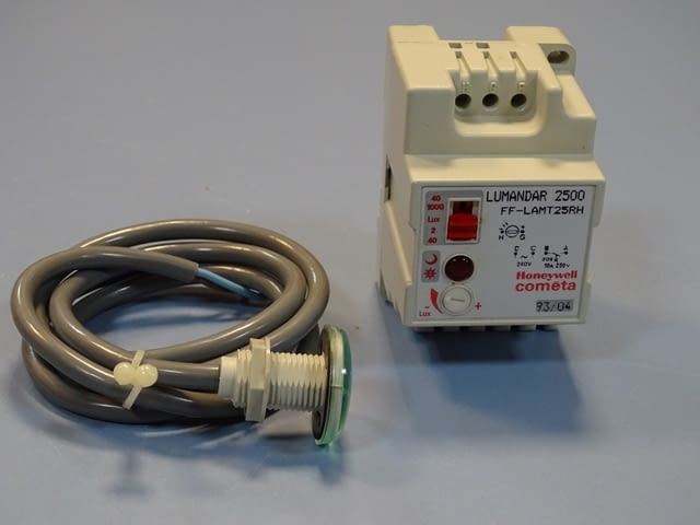 Фотоелектрически сензор Honeywell Cometa Lumandar 2500 FF-LAMT25RH Photoelectric switch - снимка 12