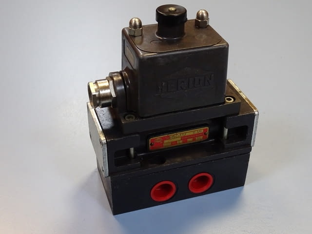 Пневматичен разпределител HERION 26511C69 Single Solenoid Valve 220V/50Hz G1/2 - снимка 10