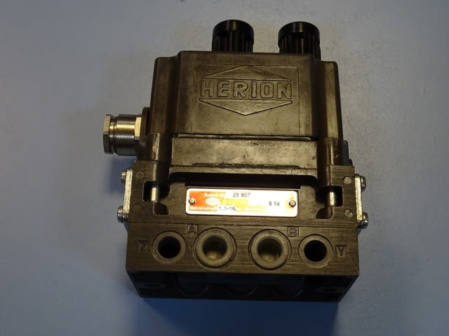 Пневматичен разпределител HERION 25507E74 Solenoid Valve 24VDC G1/8 - снимка 3