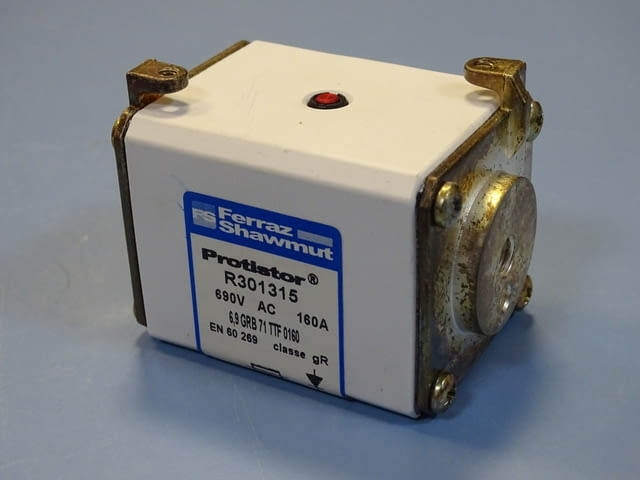 Предпазител Ferraz Shawmut Protistor R301315 Fuses 6.9GRB71TTF0160 160A 690VAC - снимка 1