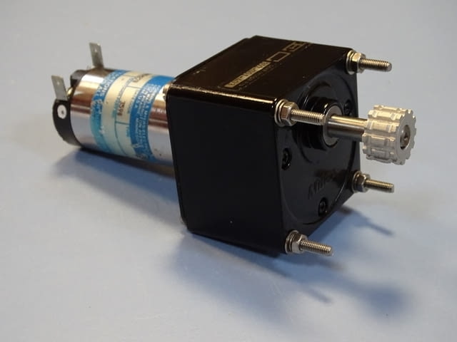 Мотор редуктор Electro-Craft E352 Gear Motor P/N EC352-001-403 - снимка 1