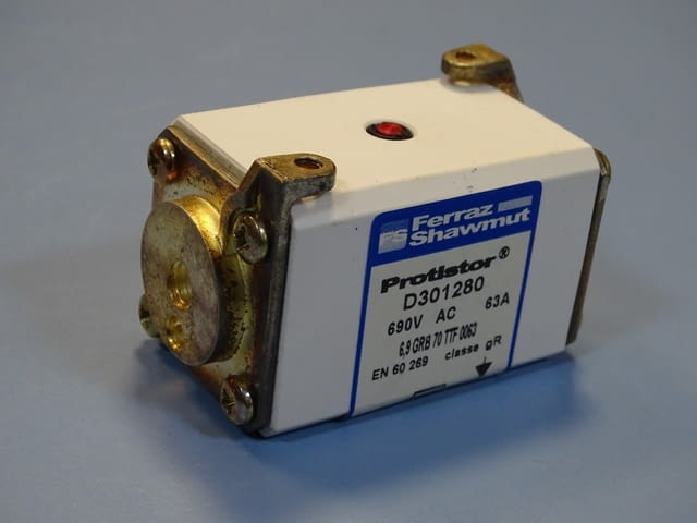 Предпазител Ferraz Shawmut Protistor D301280 Fuses 6.9GRB70TTF0063 63A 690VAC - снимка 1