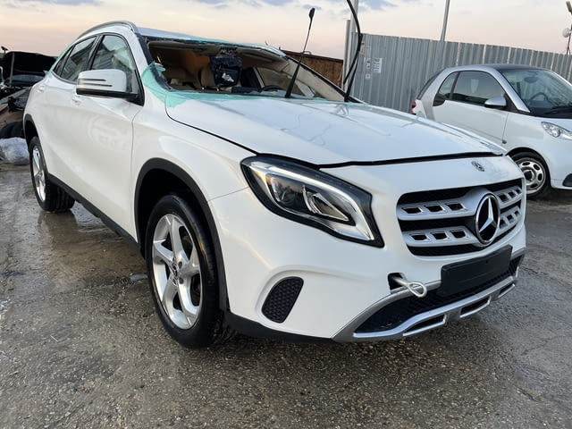 Mercedes GLA 180 X156, двигател 270910, автоматик, 122 кс.., 60 000 km., 2020, euro 6D, Мерцедес ГЛА - снимка 1