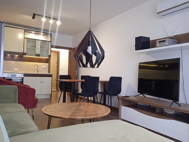 Продавам двустаен луксозно обзаведен апартамент в Бриз, city of Varna | Apartments - снимка 3