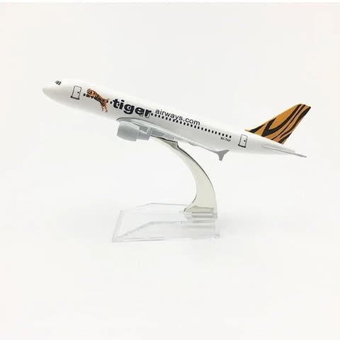 Еърбъс 320 самолет модел макет Airbus Tiger airways тигър метален - снимка 1