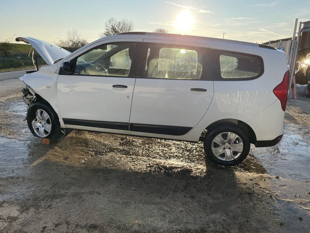 Dacia Lodgy 1.5 Blue DCI 95 кс., двигател K9K876, 7 местна, 6ск., 65000km., 2022г., euro 6D, Дачия Л - снимка 2