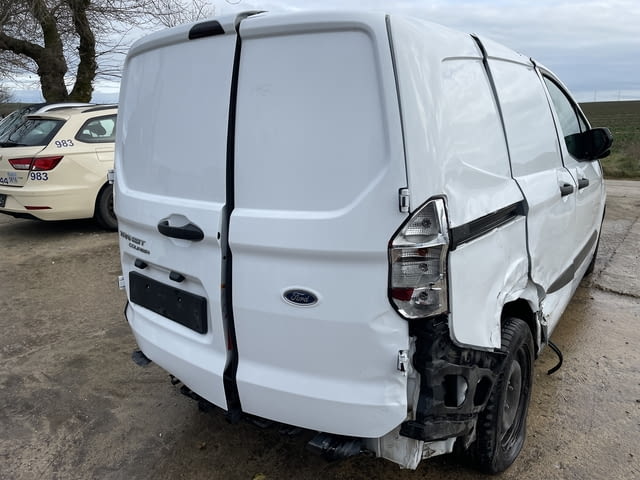 Ford Transit Courier 1.0 EcoBoost, 100 кс., 6 ск., двигател SFCE , 32 000 km., 2022 г., euro 6D, Фор - снимка 3