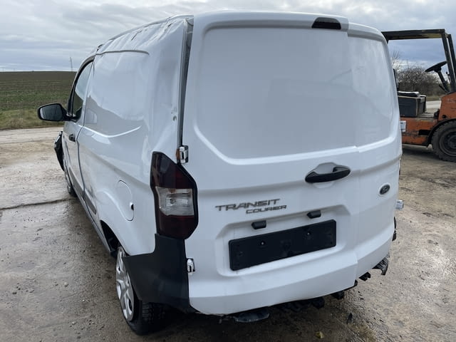 Ford Transit Courier 1.0 EcoBoost, 100 кс., 6 ск., двигател SFCE , 32 000 km., 2022 г., euro 6D, Фор - снимка 5