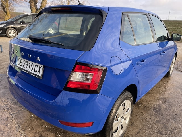 Skoda Fabia 1.0 MPI, 11.2021 г., перфектно техническо и визуално състояние, реални километри, пълна - снимка 4