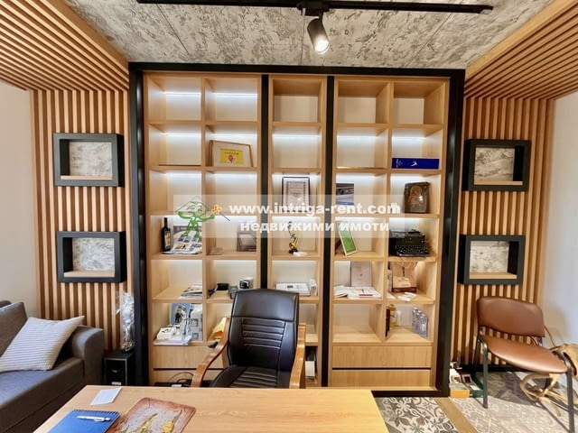 3890. Офис под наем Луксозен и напълно обзаведен топ център - Хасково. - снимка 2