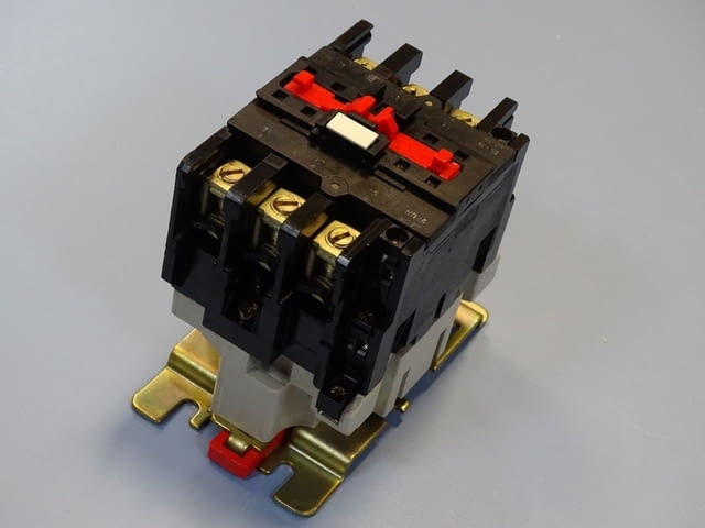 Контактор Telemecanique LC1-D633 M7 contactor 80A 220V/50Hz, city of Plovdiv - снимка 7