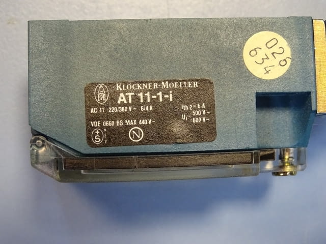 Изключвател краен Klockner-Moeller AT-1/i limit switch 220V, city of Plovdiv - снимка 3
