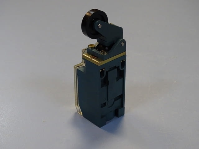 Изключвател краен Klockner-Moeller AT-1/i limit switch 220V, city of Plovdiv - снимка 5